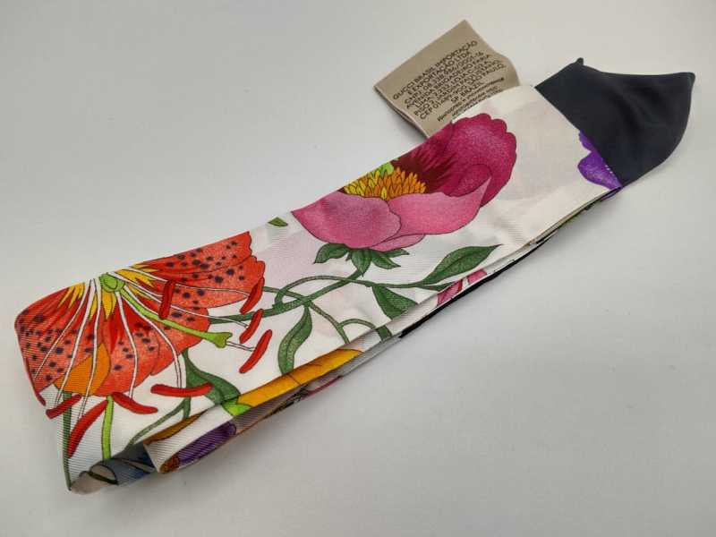 グッチ買取　ツイリースカーフ